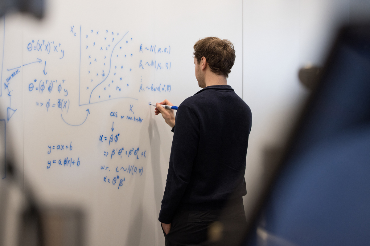 Academia or Industry? Perspectives for New Graduates